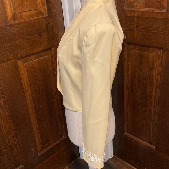 T. Edwards Vintage yellow short waisted jacket. - Picture 5 of 9